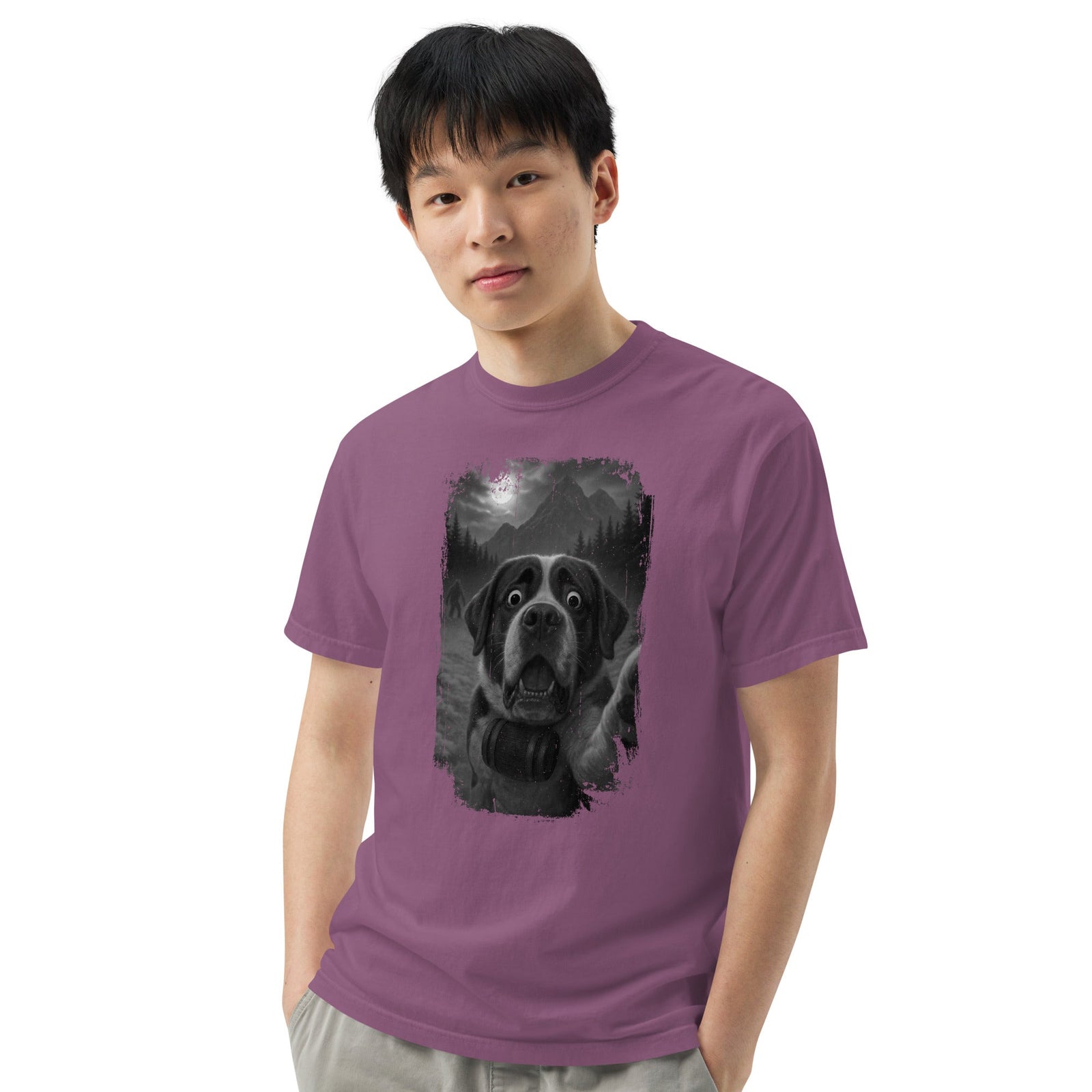 Bigfoot Scaredy Saint Bernard Selfie T-Shirt - Lucy + Norman
