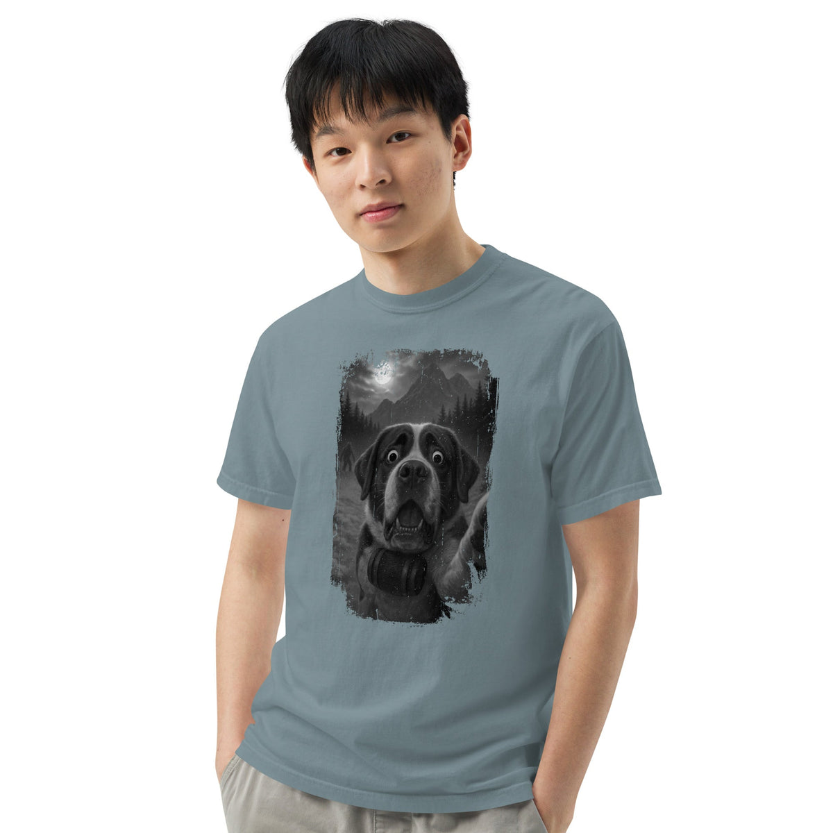 Bigfoot Scaredy Saint Bernard Selfie T-Shirt - Lucy + Norman